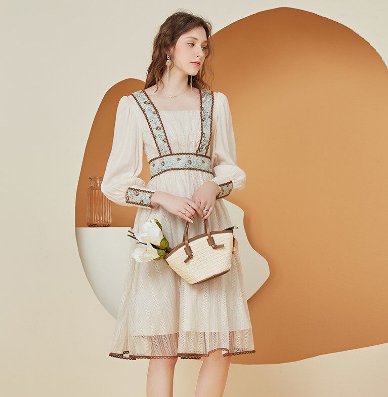 阿卡女装春装2022新款 巴洛克之吻复古宫廷风提花重工蕾丝连衣裙