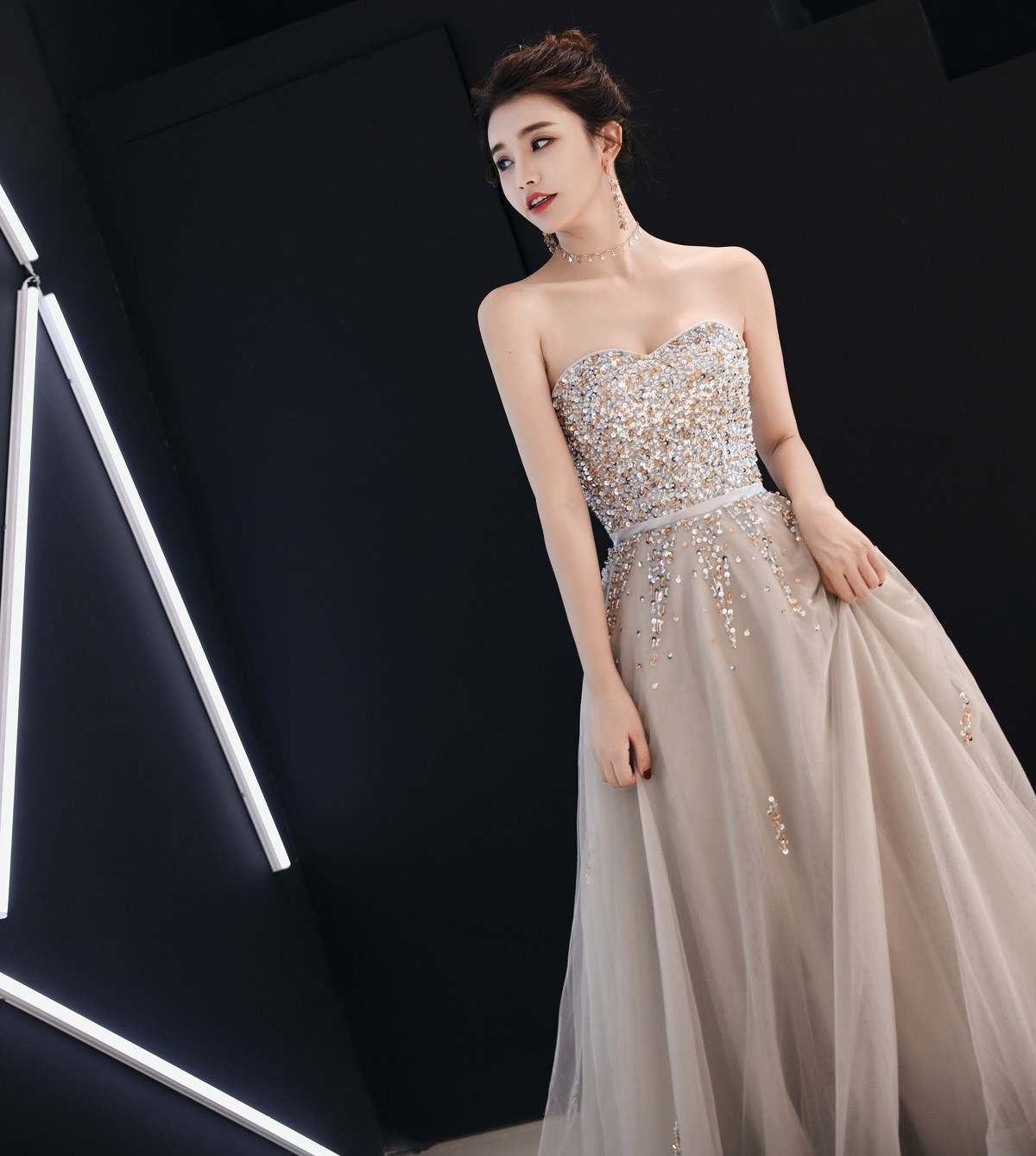 热销主持人抹胸晚礼服_宴会晚礼服裙新款时尚抹胸高贵优雅气质名媛