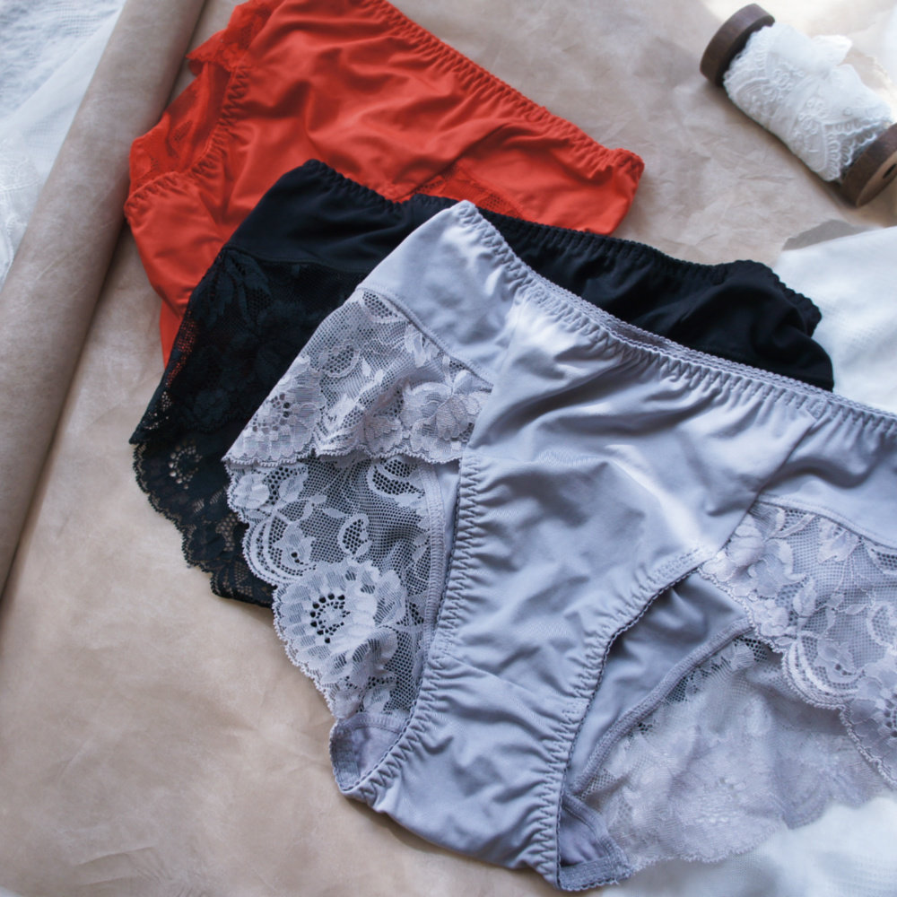 细滑弹力牛奶丝加大码红色 贴身无痕不勒包臀中高腰三角内裤女