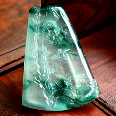 林佳裕大师作品a货翡翠冰玻种立体精雕山水牌吊坠 重28.05克