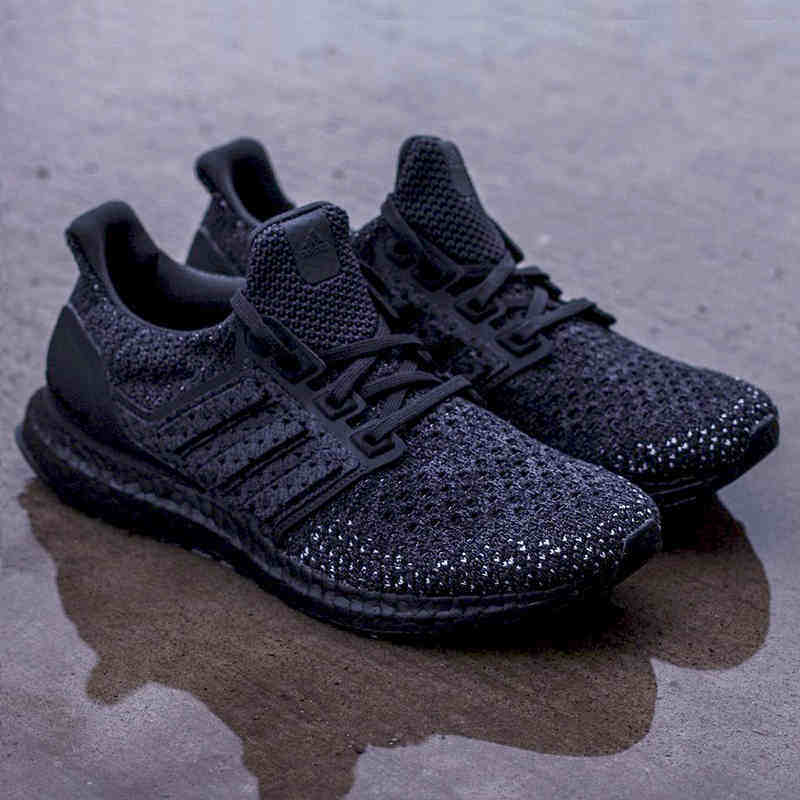阿迪达斯运动鞋男2021春季新款ultraboost黑武士跑步鞋男cq0022