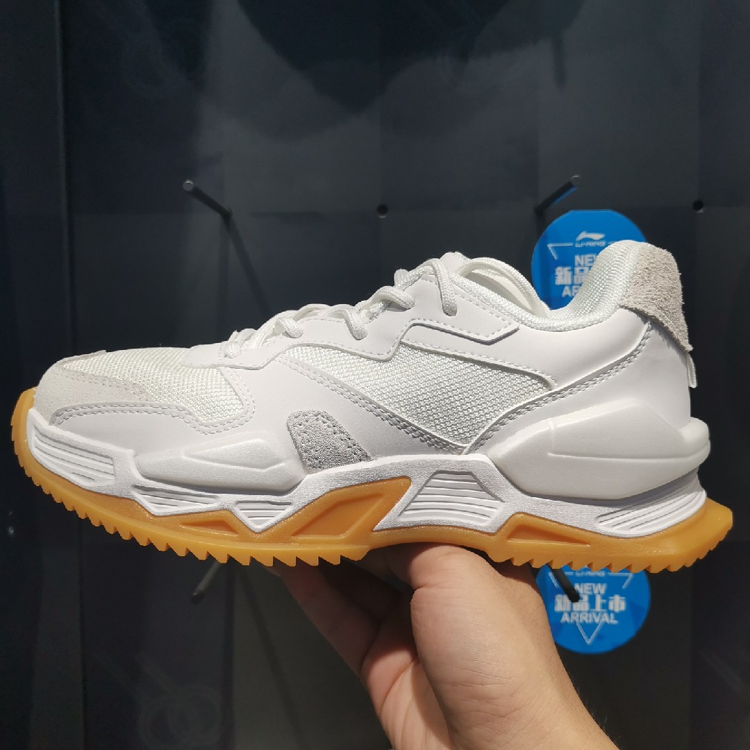 李宁重燃