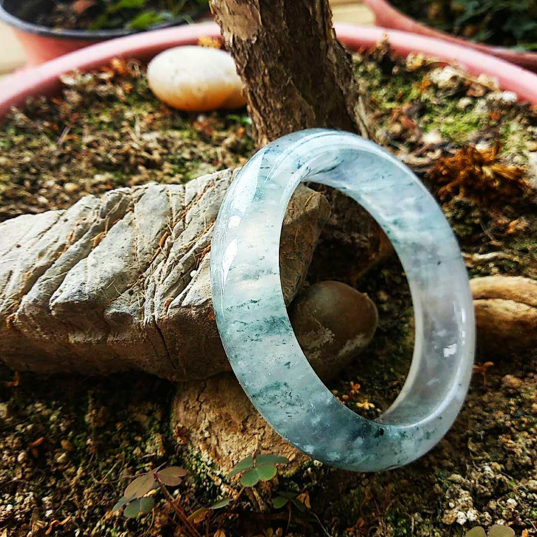 缅甸天然水沫玉手镯,翡翠伴生矿水沫玉,水沫子秒杀冰种飘花手镯