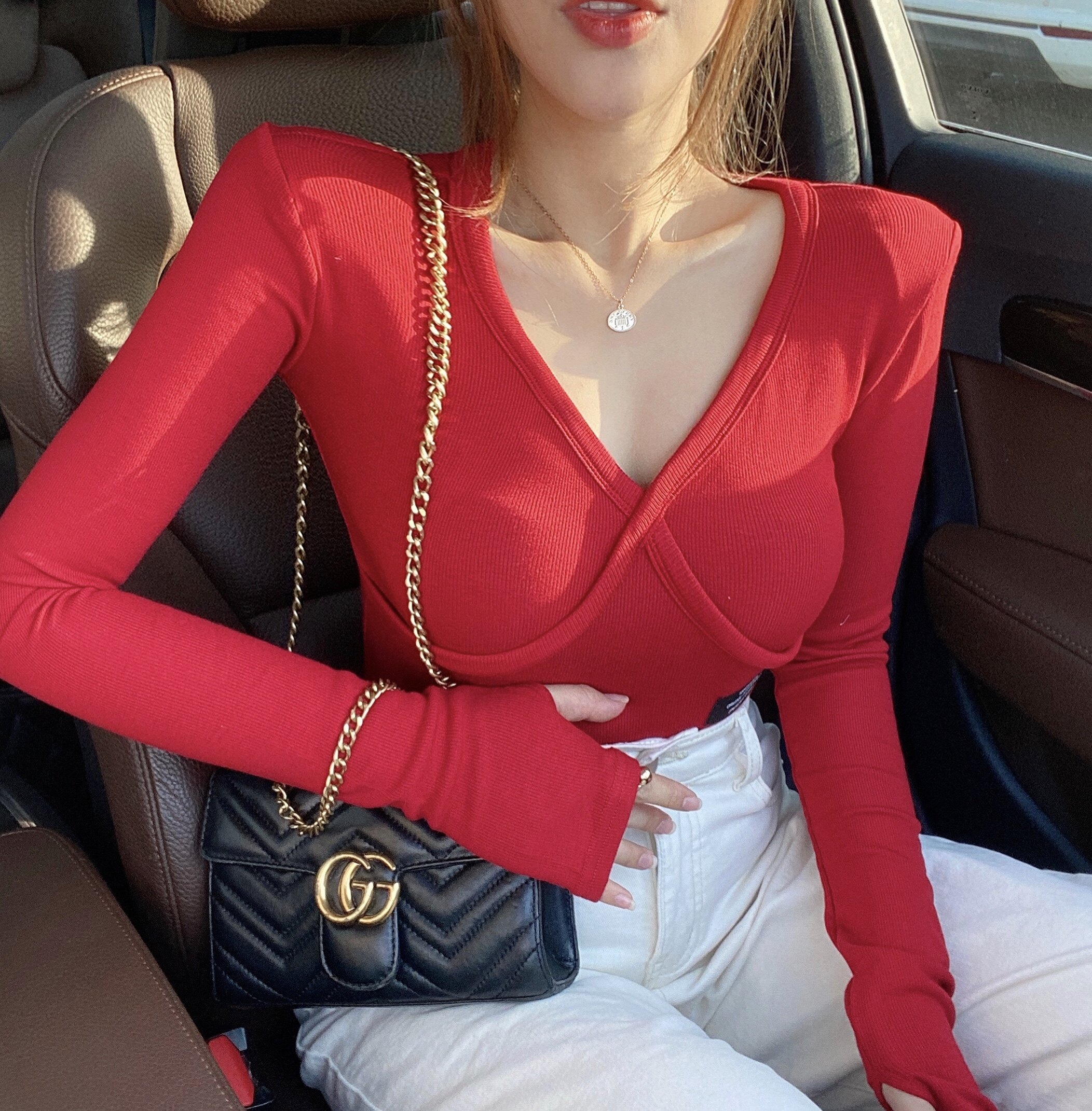 2021春季新款性感低胸v领紧身长袖贴标套指t恤打底衫心机上衣女潮