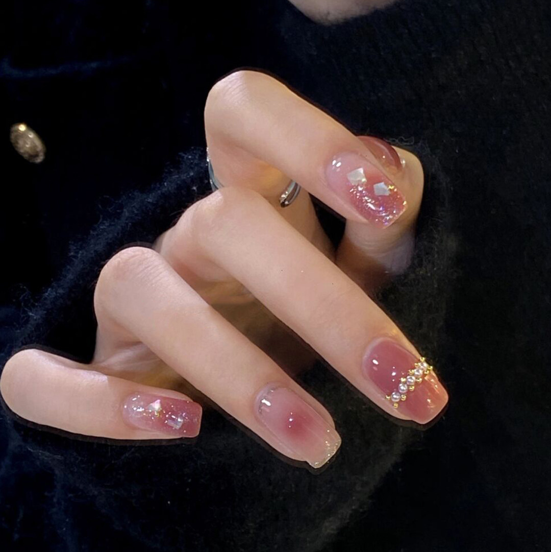 淳贵人指甲贴片显白气质女人味珍珠贝壳美甲成品可穿戴式光疗甲片