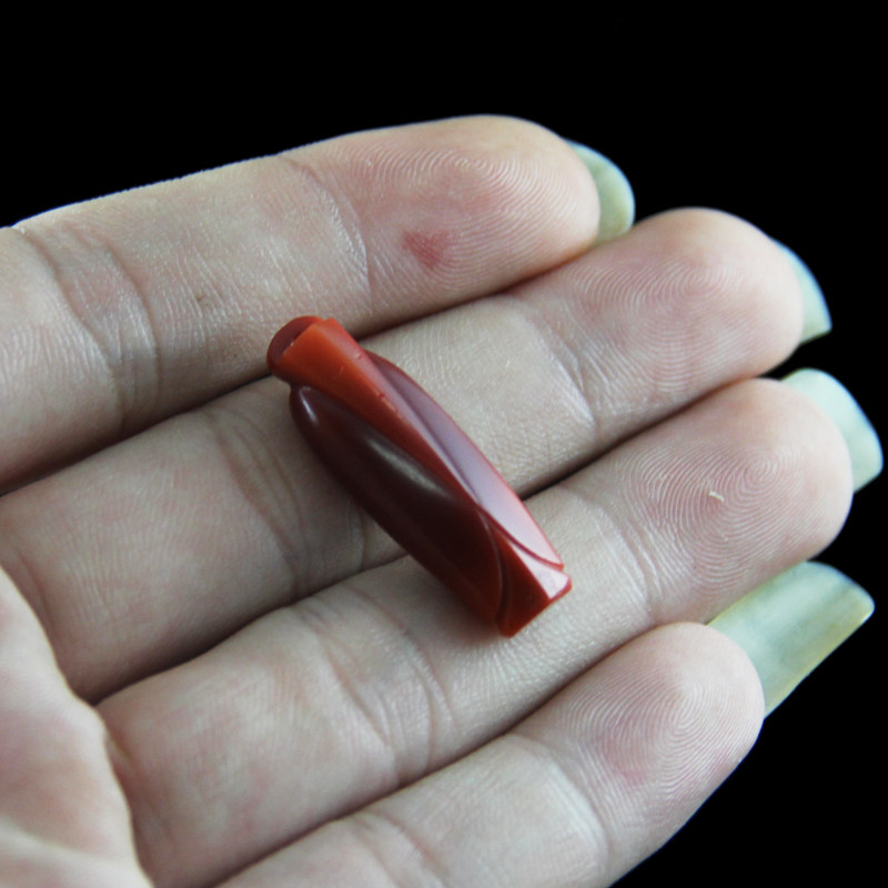 精品苏工南红玛瑙雕件 《翁仲》 3.37克