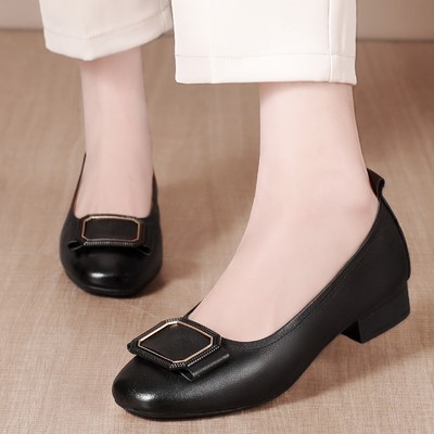 中年女款皮鞋