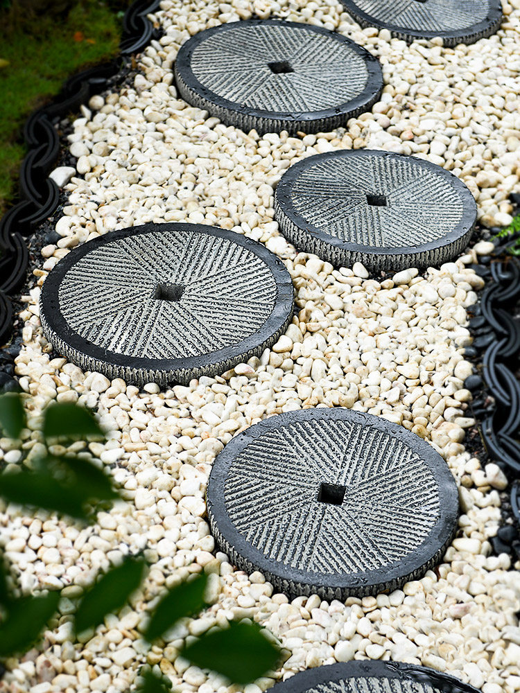 复古庭院草坪铺地砖汀步石板踏脚石民宿花园景观装饰步道路径石