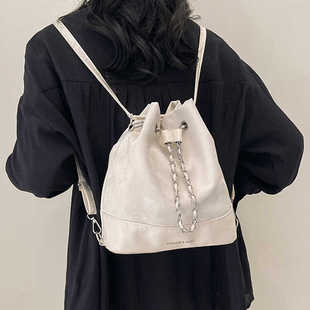 韩国小众双肩包包女士2024新款潮时尚链条水桶包高级感洋气腋下包