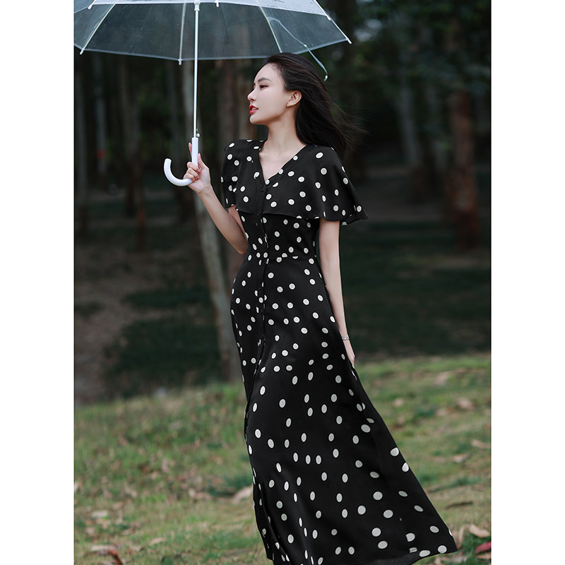 黑色波点连衣裙长裙