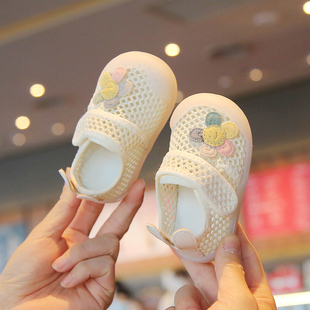 夏季1-2一岁女宝宝公主学步鞋软底镂空6-8-12个月婴儿凉鞋子防滑3