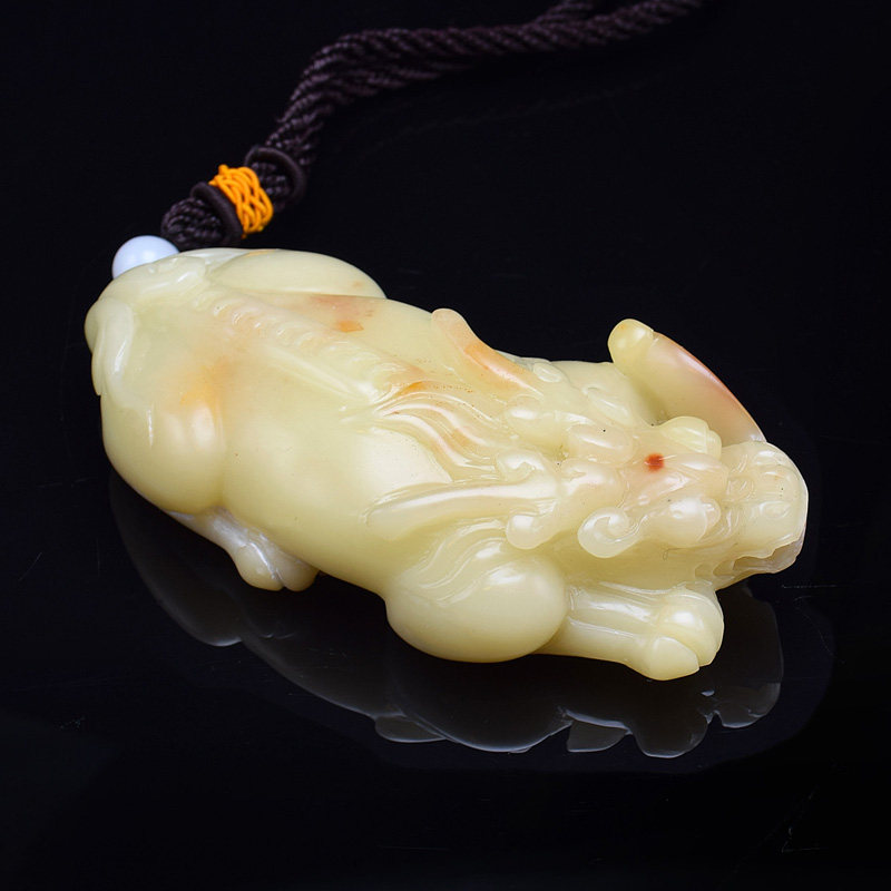 寿山精美芙蓉石手把件《瑞兽》石艺俱佳