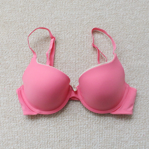 粉红内衣文胸图片