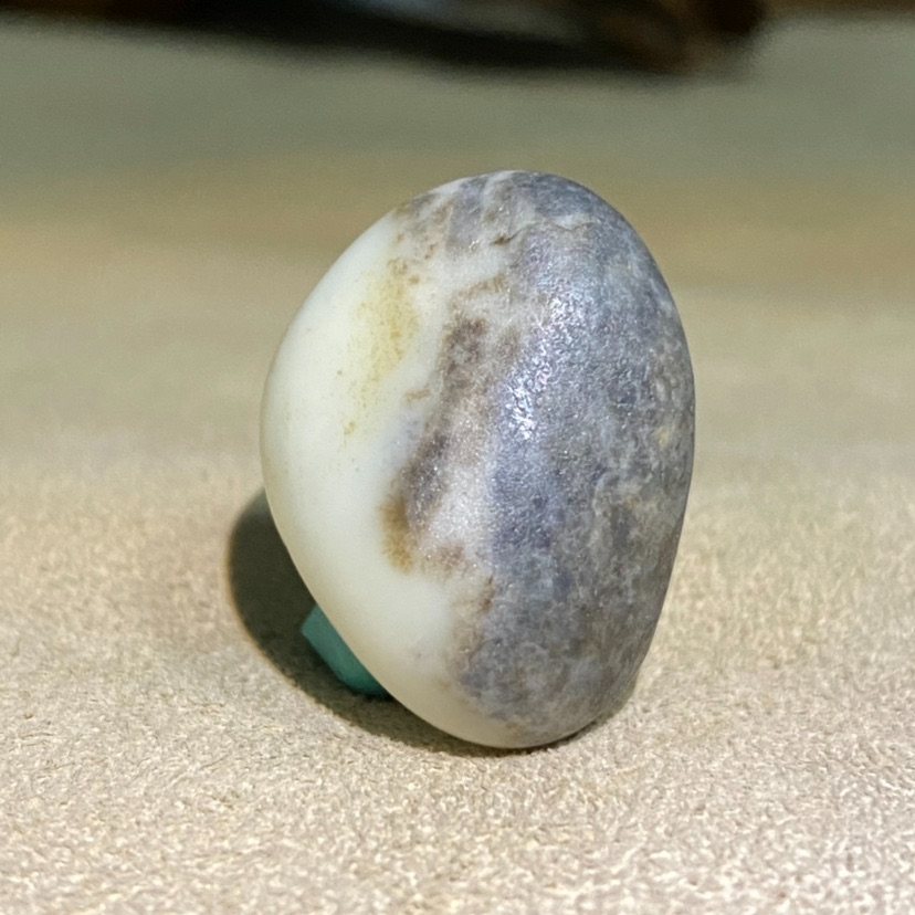 已结缘新疆和田玉鸡骨白籽料原石吊坠黑白分明独籽天然玉石玉料