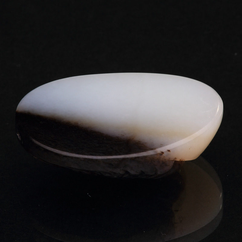 省级玉雕大师丁功博作品 新疆和田玉黑糖罕见 双面 40.53g