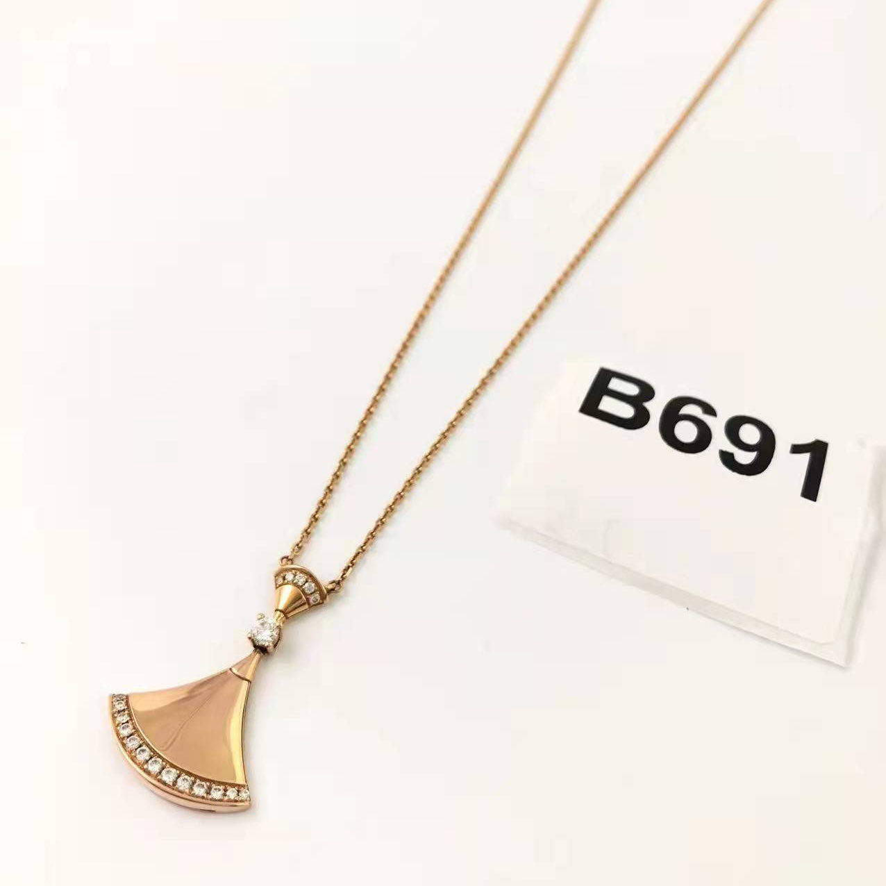 bvlgari项链_【现货】bvlgari宝格丽玫瑰金大扇子项链经典时尚b691