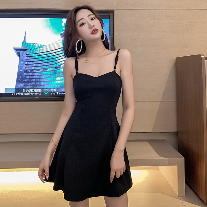 2020春装黑色吊带裙小黑裙抹胸网红礼服蹦迪性感夜店连衣裙女短裙