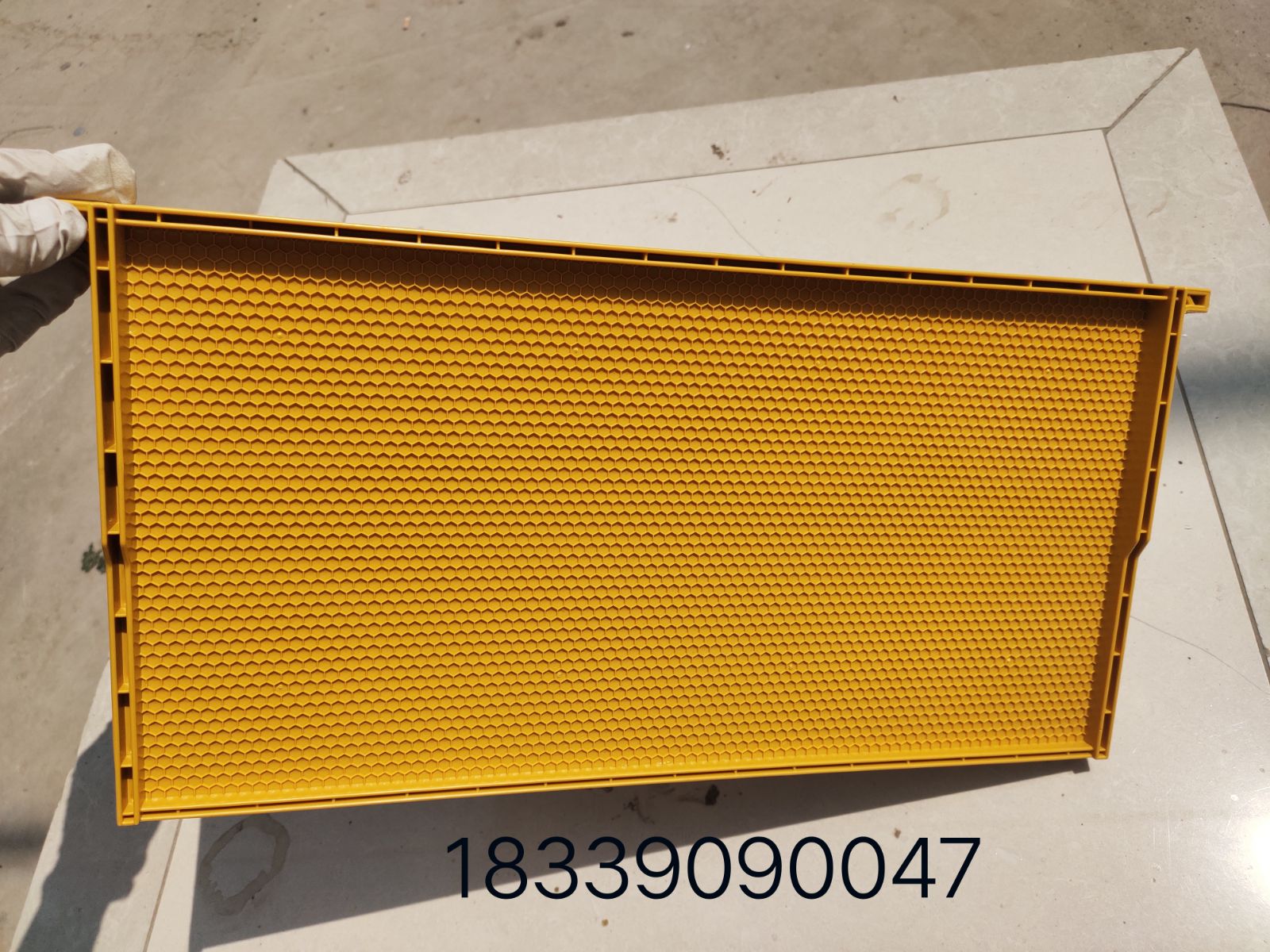意蜂塑料巢础框一体巢框出口型成品巢础框可反复使用养蜂工具包邮