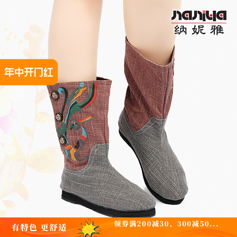 纳妮雅原创老北京绣花女靴中跟平底套筒民族风千层女布靴花朵短靴