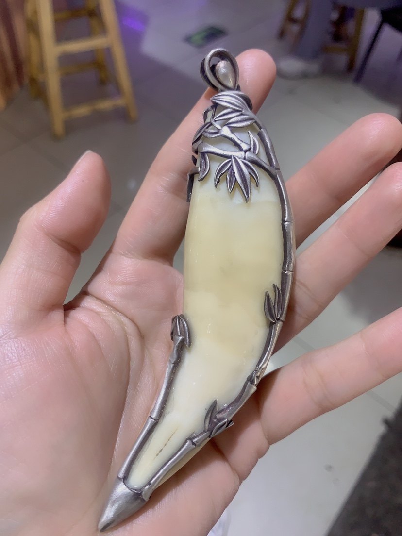 仿虎牙包金包银套吊坠熊牙镶嵌虎爪熊爪骆驼牙包银吊坠镶嵌定制