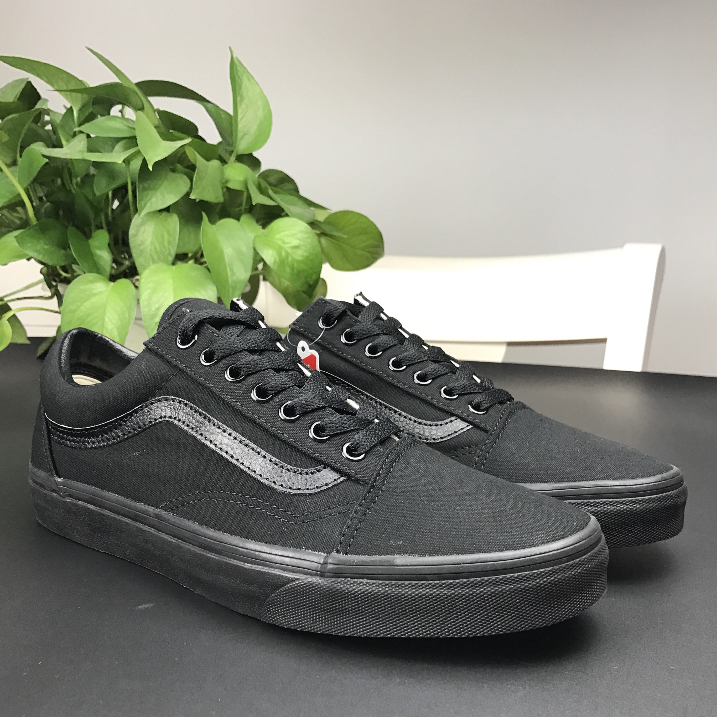 vans纯黑_现货 vans old skool低帮纯黑色武士帆布鞋男女鞋vn-0d3hbka