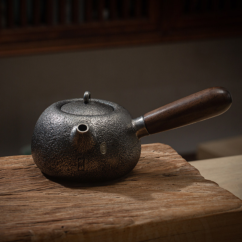 日本原装进口砂铁壶纯手工无涂层侧把煮水泡茶老铁壶家用养生茶壶