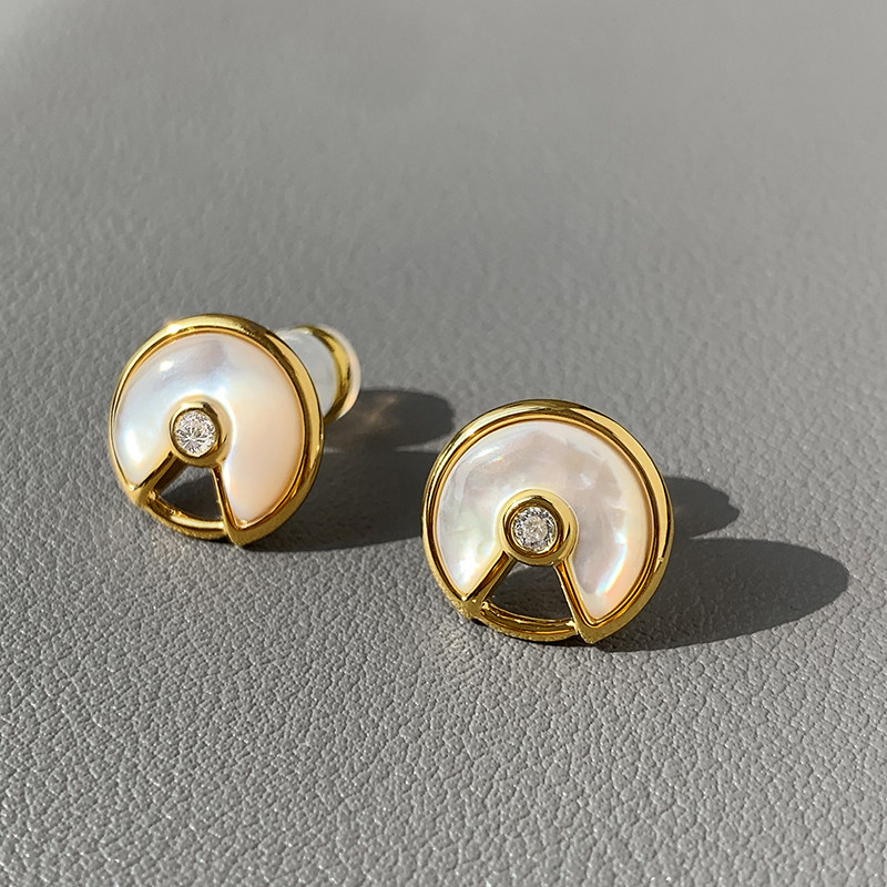 白贝母耳环小巧简约气质耳钉女天然贝壳护身符小众设计高级感耳饰