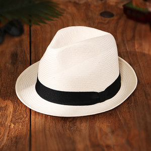 白色礼帽男复古图片