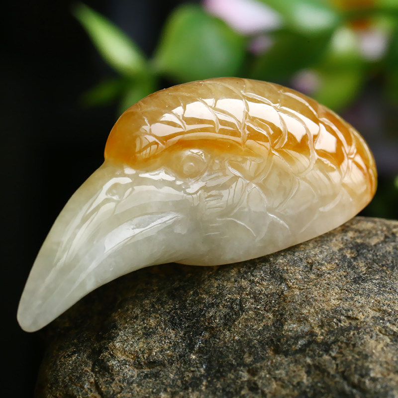 【即拍即得】精雕黄翡缅甸翡翠a货鹰头挂件重量14.06克