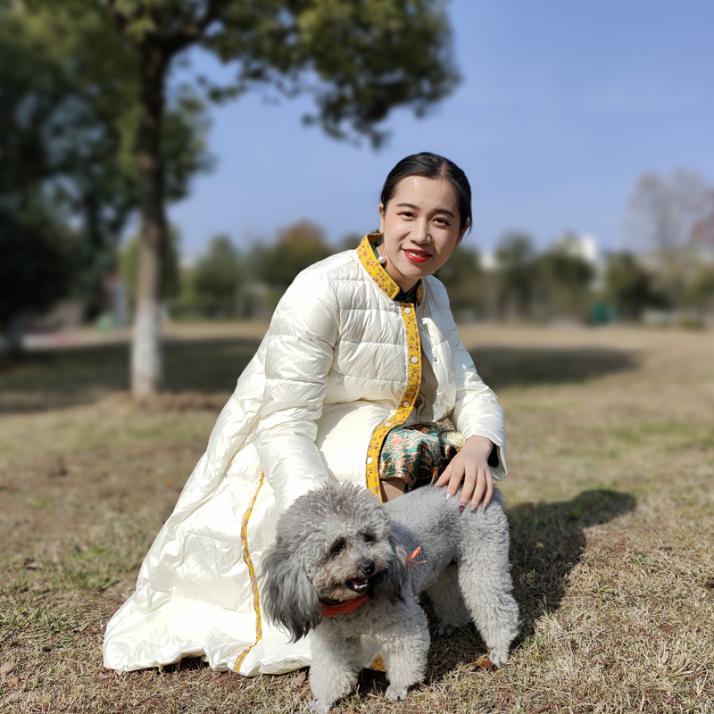 初冬轻便款薄款羽绒服女22年春冬装新款中长款羽绒外套大码保暖