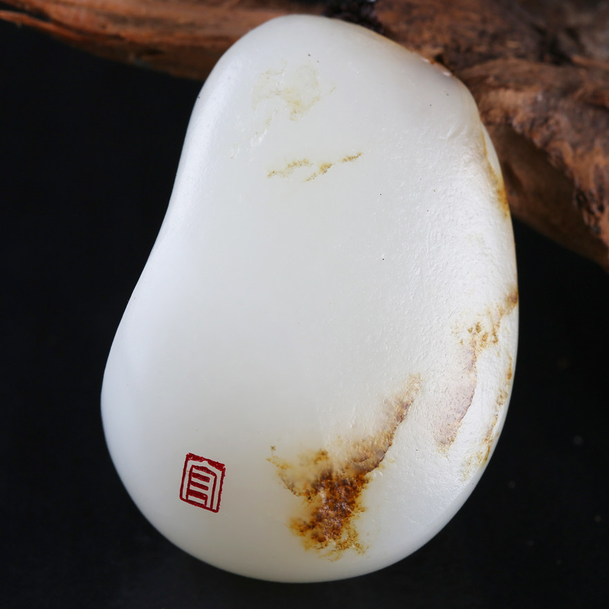 玉雕名家高守亮作品 和田玉籽料弥勒佛 35.46g