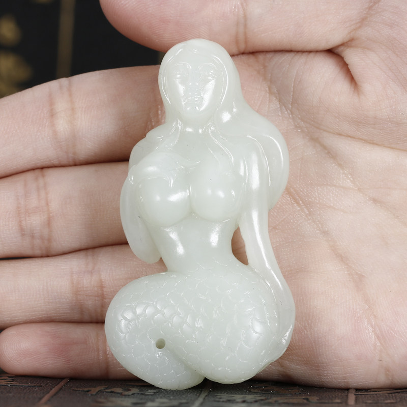 玉雕大师徐鑫作品 和田玉 美人鱼挂件 47克 zy114