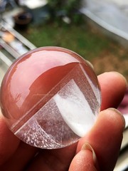 3.5cm天然白水晶球  包裹多层白幽灵金字塔水晶球摆件 一图一物