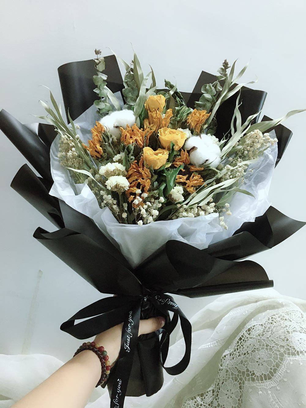 情人节浪漫玫瑰尤加利木棉花向日葵混合大花束干花手捧花毕业花束