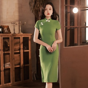 司藤法式旗袍新中式2024夏款少女超好看绿色改良款日常可穿连衣裙