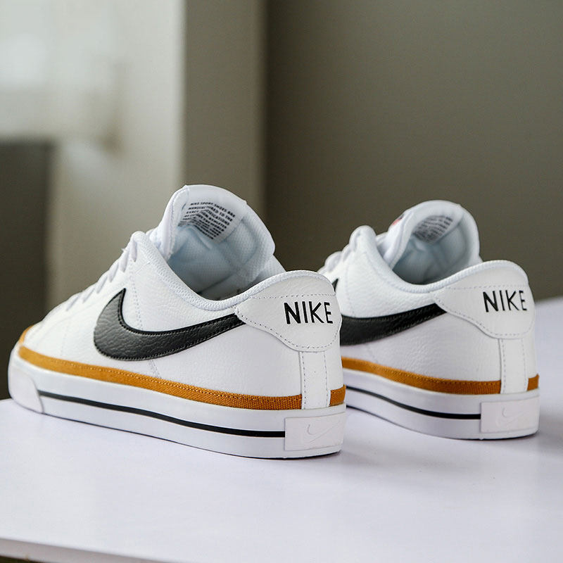 耐克白色板鞋女