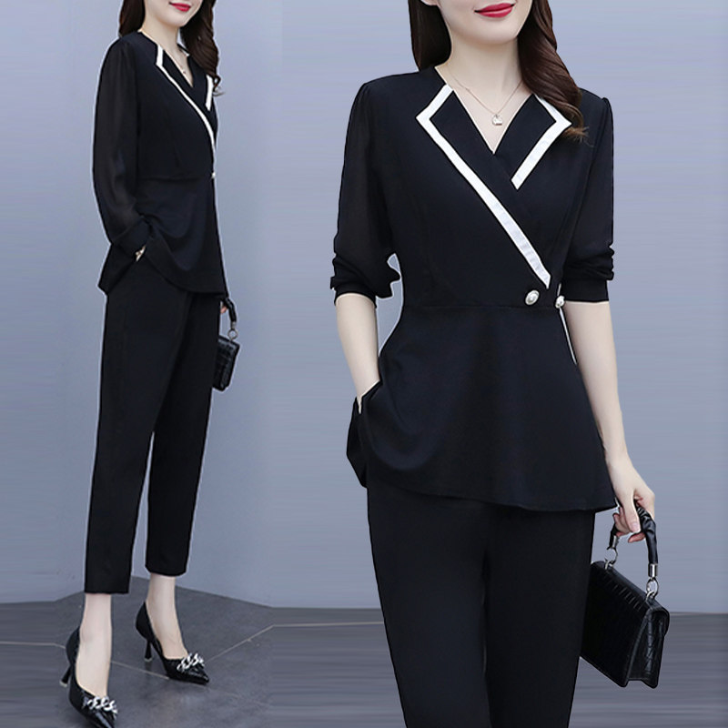 女性套装时尚