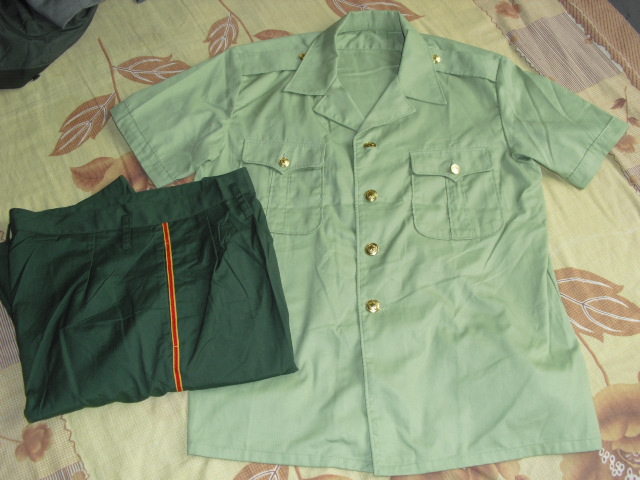 87武短袖式豆绿色战士干部真品衬衣