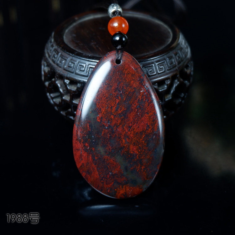 红玉楼鸡血玉吊坠平安牌桂林鸡血石一坠水滴款大男女随形玉器1988