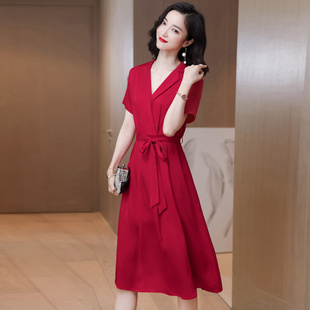 赫本风高级感西装连衣裙女夏季法式小众别致收腰显瘦职业红色裙子