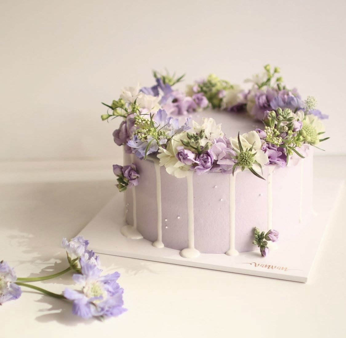 西岱岛北京同城配送宴会party生日蛋糕千层甜品鲜花蛋糕 紫罗兰