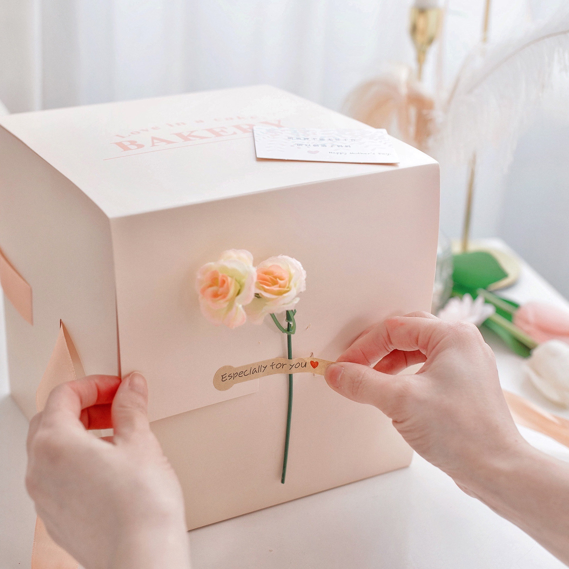 橘色橙色母亲节蛋糕盒包装盒惊喜情人节惊喜礼物礼品盒子康乃馨