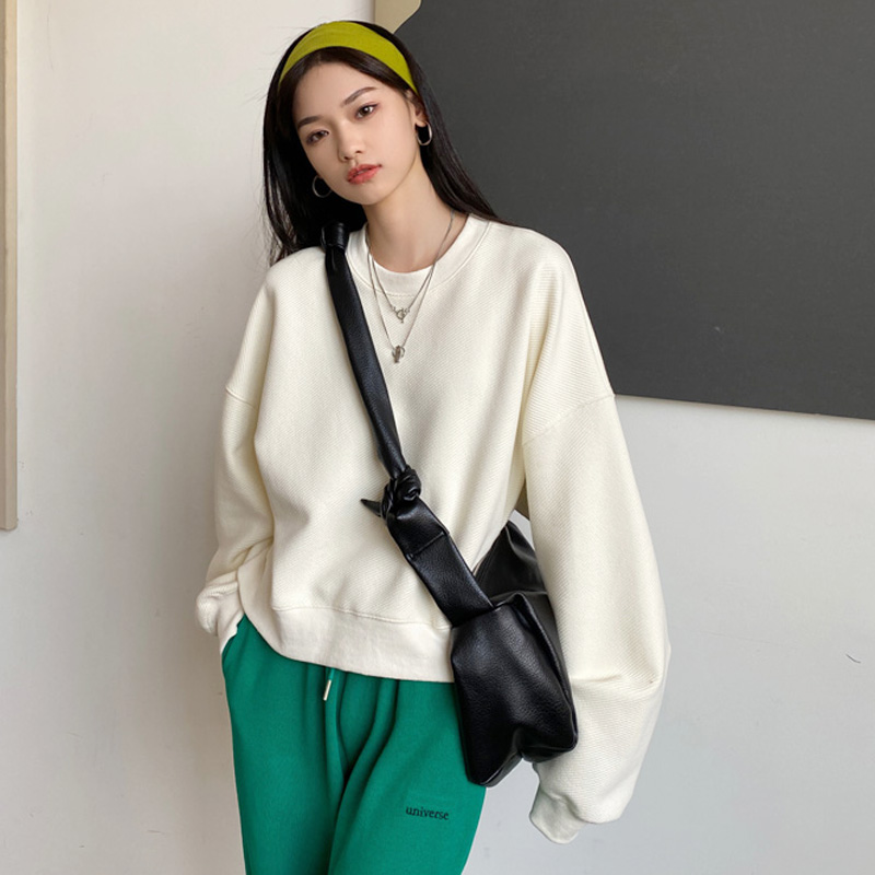 高级感燕麦色卫衣女慵懒风洋气显白米色上衣小个子短款套头外套潮