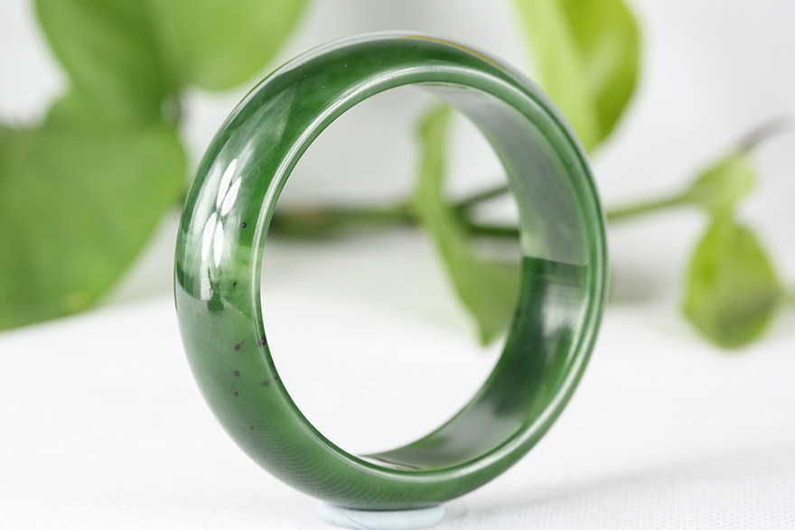 【佩戴系列】和田玉碧玉手镯 有水线 重84.29克内径60mm