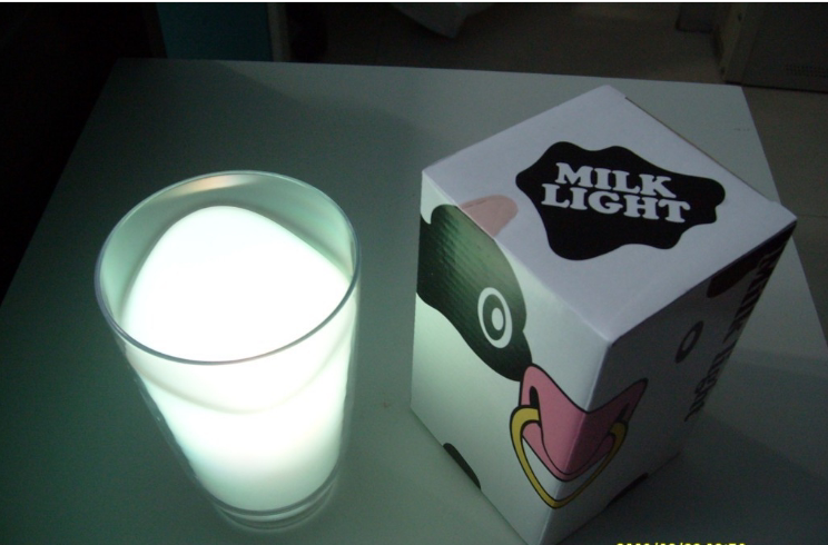 牛奶杯灯