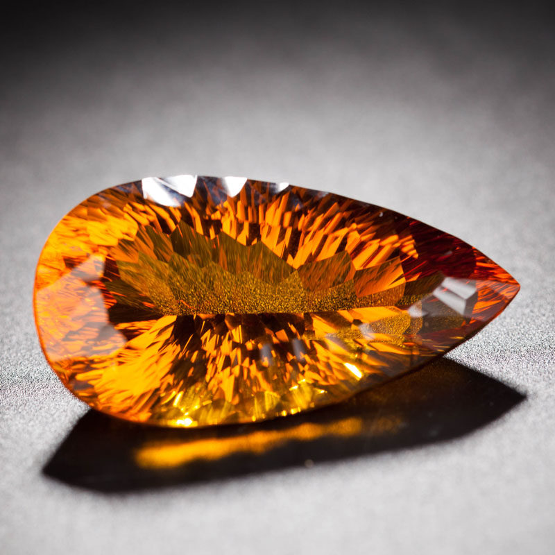 收藏精品 61.79克拉 高贵橘黄色天然黄水晶刻面戒面 晶体通透