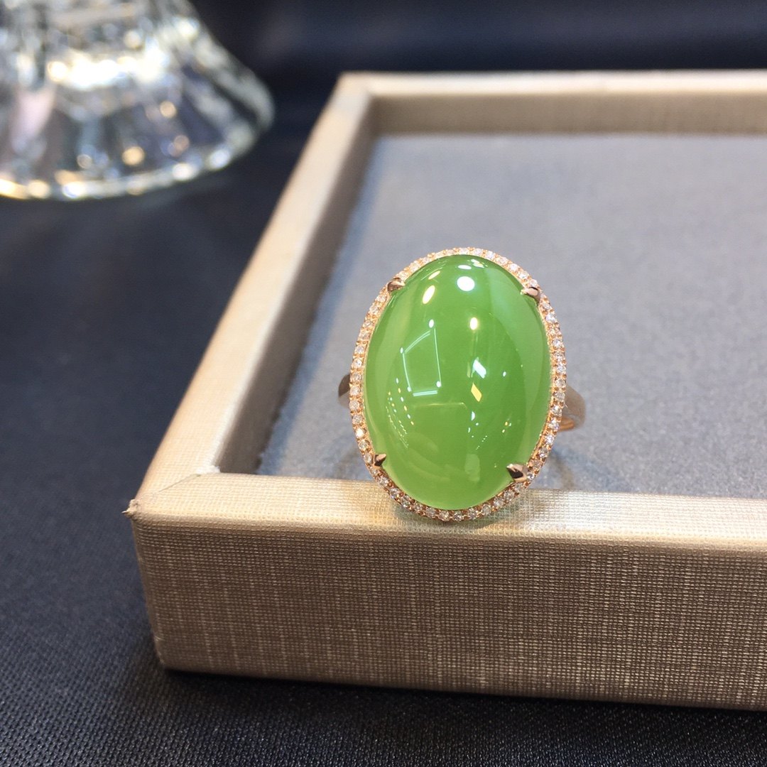 双十一新品和田玉指环女翡翠苹果绿碧玉蛋面镶嵌18k金戒指送妈妈