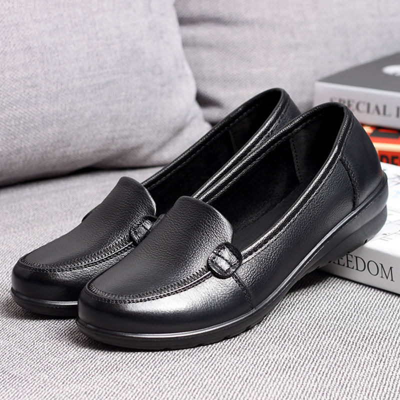 妈妈秋鞋真皮老人鞋女软皮鞋平底防滑中老年鞋舒适软底百搭四季鞋