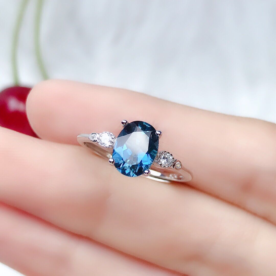 925银镶嵌伦敦蓝托帕石戒指天然红宝石女戒托帕石水晶镀18k金戒指