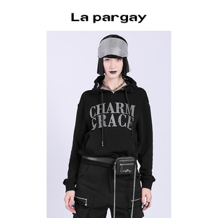 Lapargay纳帕佳2023秋冬新款黑色上衣个性时尚连帽印花套头卫衣女